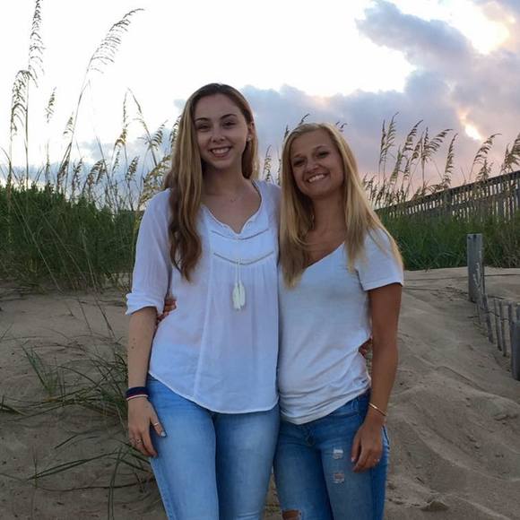 Meet your Posher, Stacie - Picture 1 of 1